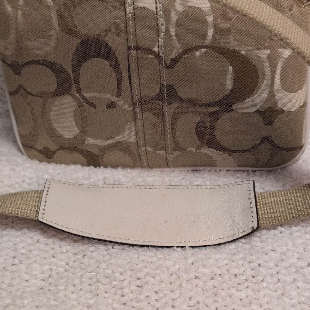 Vintage Coach Crossbody Bag - Picture 6 of 9
